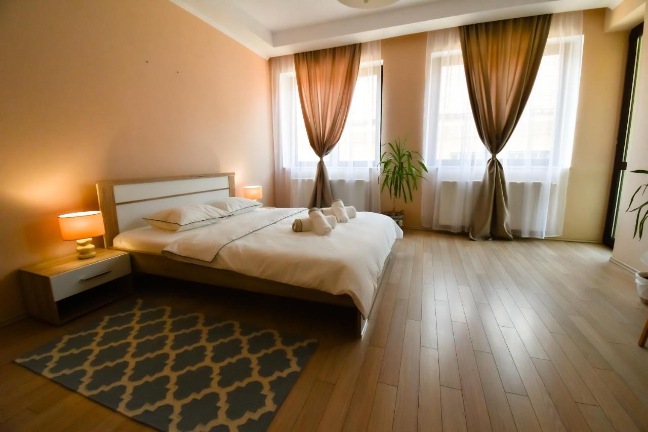 브라쇼브 Db Apt - Comfort And Space In The Heart Of Old Town 아파트 외부 사진