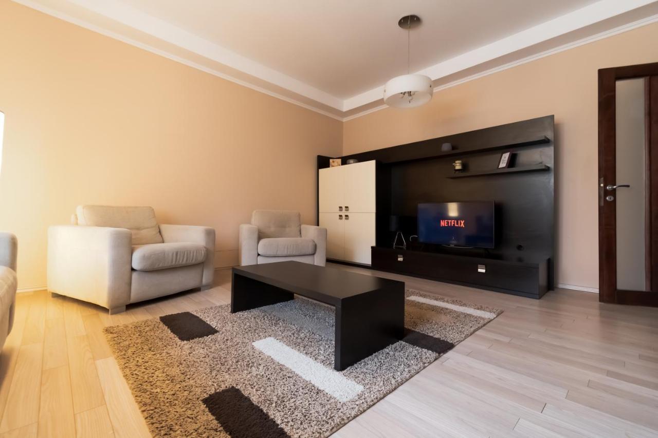 브라쇼브 Db Apt - Comfort And Space In The Heart Of Old Town 아파트 외부 사진